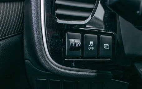 Mitsubishi Outlander III рестайлинг 3, 2021 год, 2 399 000 рублей, 22 фотография