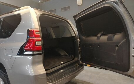 Toyota Land Cruiser Prado 150 рестайлинг 2, 2022 год, 6 399 000 рублей, 9 фотография