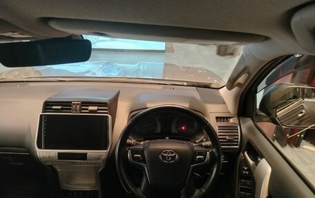 Toyota Land Cruiser Prado 150 рестайлинг 2, 2022 год, 6 399 000 рублей, 12 фотография