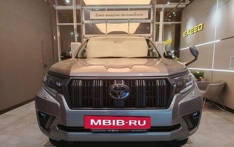 Toyota Land Cruiser Prado 150 рестайлинг 2, 2022 год, 6 399 000 рублей, 2 фотография