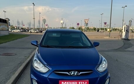 Hyundai Solaris II рестайлинг, 2011 год, 580 000 рублей, 1 фотография