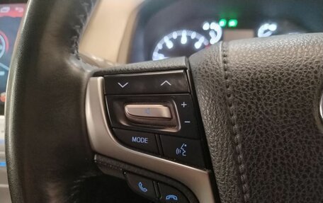 Toyota Land Cruiser Prado 150 рестайлинг 2, 2022 год, 6 399 000 рублей, 24 фотография