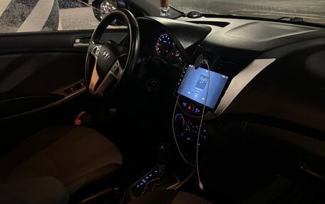 Hyundai Solaris II рестайлинг, 2011 год, 580 000 рублей, 10 фотография