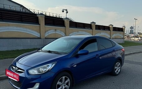 Hyundai Solaris II рестайлинг, 2011 год, 580 000 рублей, 2 фотография