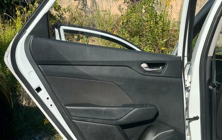 Hyundai Solaris II рестайлинг, 2017 год, 830 000 рублей, 9 фотография