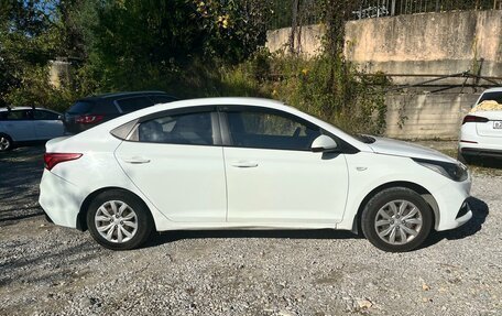 Hyundai Solaris II рестайлинг, 2017 год, 830 000 рублей, 17 фотография