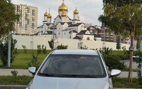 Hyundai Solaris II рестайлинг, 2013 год, 800 000 рублей, 2 фотография
