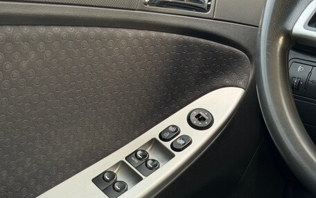 Hyundai Solaris II рестайлинг, 2013 год, 800 000 рублей, 9 фотография