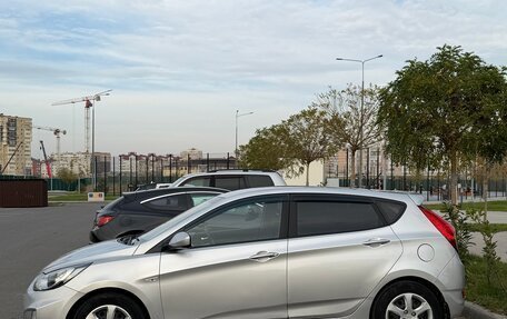 Hyundai Solaris II рестайлинг, 2013 год, 800 000 рублей, 5 фотография