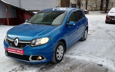 Renault Sandero II рестайлинг, 2015 год, 960 000 рублей, 3 фотография