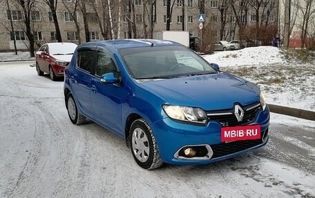 Renault Sandero II рестайлинг, 2015 год, 960 000 рублей, 2 фотография