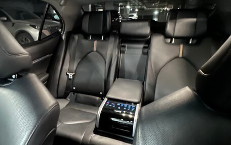 Toyota Camry, 2020 год, 3 700 000 рублей, 10 фотография