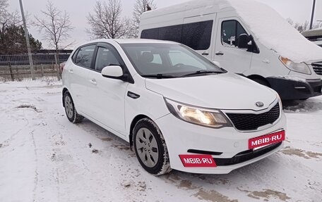 KIA Rio III рестайлинг, 2015 год, 995 000 рублей, 2 фотография