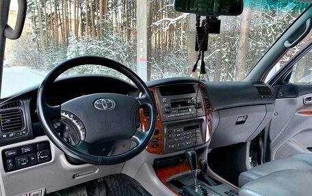 Toyota Land Cruiser 100 рестайлинг 2, 2006 год, 2 175 000 рублей, 3 фотография