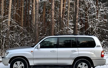 Toyota Land Cruiser 100 рестайлинг 2, 2006 год, 2 175 000 рублей, 2 фотография