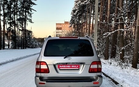 Toyota Land Cruiser 100 рестайлинг 2, 2006 год, 2 175 000 рублей, 5 фотография