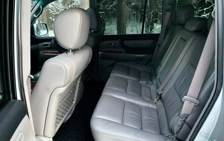 Toyota Land Cruiser 100 рестайлинг 2, 2006 год, 2 175 000 рублей, 18 фотография