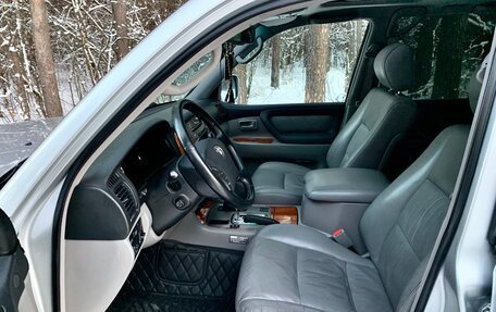 Toyota Land Cruiser 100 рестайлинг 2, 2006 год, 2 175 000 рублей, 15 фотография