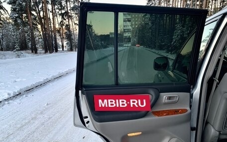 Toyota Land Cruiser 100 рестайлинг 2, 2006 год, 2 175 000 рублей, 21 фотография