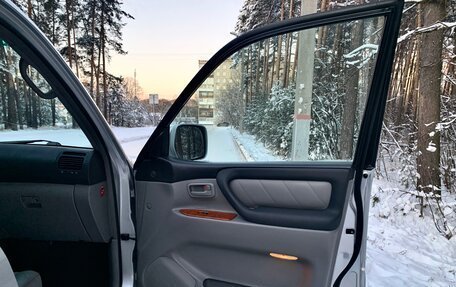 Toyota Land Cruiser 100 рестайлинг 2, 2006 год, 2 175 000 рублей, 27 фотография