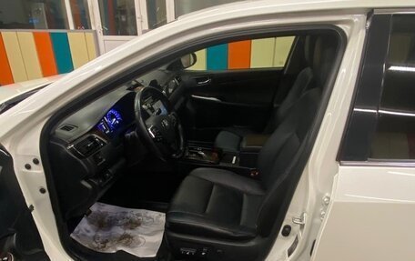 Toyota Camry, 2015 год, 2 200 000 рублей, 10 фотография