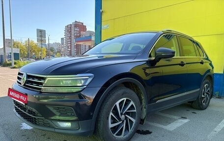 Volkswagen Tiguan II, 2018 год, 2 050 000 рублей, 3 фотография