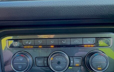 Volkswagen Tiguan II, 2018 год, 2 050 000 рублей, 17 фотография