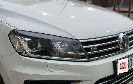 Volkswagen Touareg III, 2016 год, 3 300 000 рублей, 14 фотография