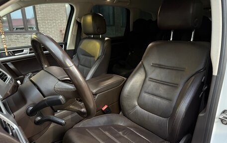 Volkswagen Touareg III, 2016 год, 3 300 000 рублей, 17 фотография