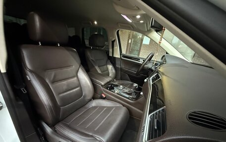 Volkswagen Touareg III, 2016 год, 3 300 000 рублей, 21 фотография