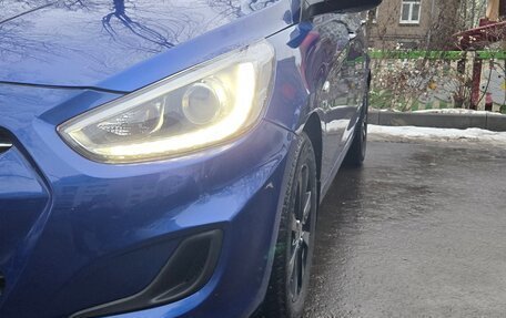 Hyundai Solaris II рестайлинг, 2013 год, 950 000 рублей, 3 фотография