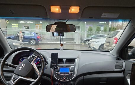 Hyundai Solaris II рестайлинг, 2013 год, 950 000 рублей, 16 фотография