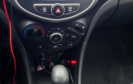 Hyundai Solaris II рестайлинг, 2013 год, 950 000 рублей, 18 фотография