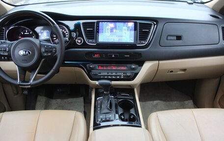 KIA Carnival III, 2017 год, 2 449 990 рублей, 18 фотография