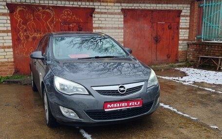 Opel Astra J, 2011 год, 777 777 рублей, 1 фотография