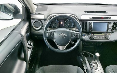 Toyota RAV4, 2018 год, 2 799 000 рублей, 11 фотография