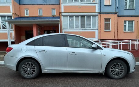Chevrolet Cruze II, 2009 год, 730 000 рублей, 10 фотография