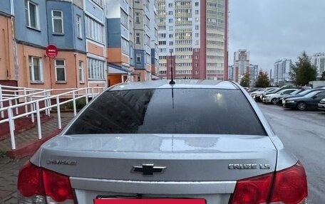 Chevrolet Cruze II, 2009 год, 730 000 рублей, 15 фотография