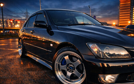 Toyota Altezza, 2000 год, 1 000 000 рублей, 2 фотография