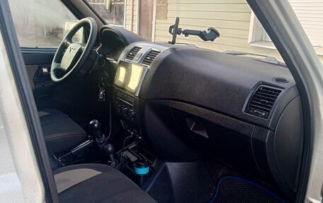 ЛуАЗ Patriot, 2012 год, 450 000 рублей, 7 фотография