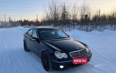 Mercedes-Benz C-Класс, 2005 год, 1 250 000 рублей, 2 фотография