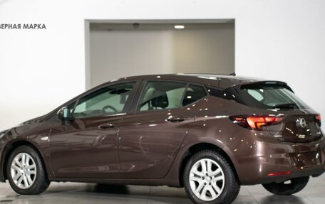 Opel Astra K, 2016 год, 1 300 000 рублей, 4 фотография