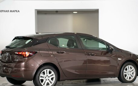 Opel Astra K, 2016 год, 1 300 000 рублей, 2 фотография