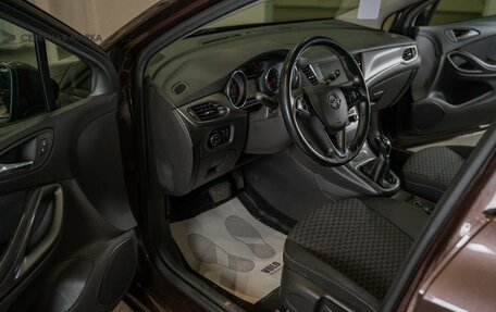 Opel Astra K, 2016 год, 1 300 000 рублей, 5 фотография