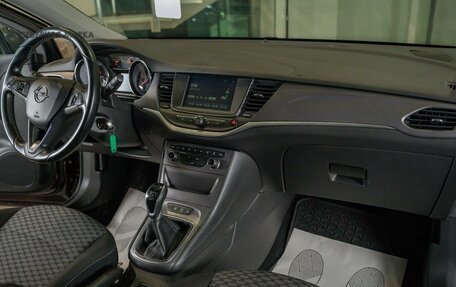 Opel Astra K, 2016 год, 1 300 000 рублей, 9 фотография