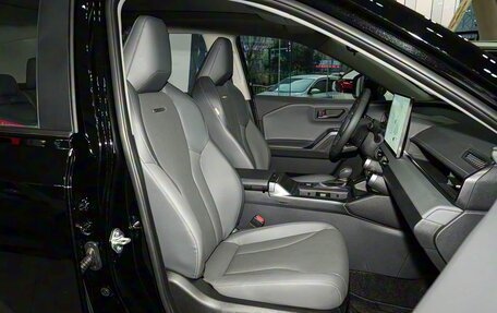 Toyota RAV4, 2025 год, 4 300 000 рублей, 12 фотография