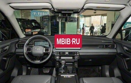 Toyota RAV4, 2025 год, 4 300 000 рублей, 10 фотография