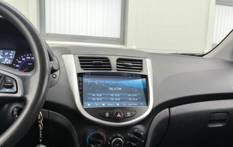 Hyundai Solaris II рестайлинг, 2015 год, 890 000 рублей, 10 фотография