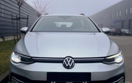 Volkswagen Golf VIII, 2021 год, 1 950 000 рублей, 2 фотография