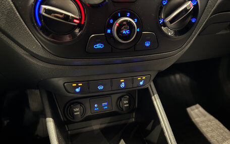 Hyundai Solaris II рестайлинг, 2018 год, 1 350 000 рублей, 22 фотография